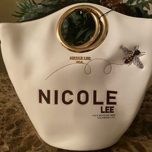 Very beautiful stylist purse must see